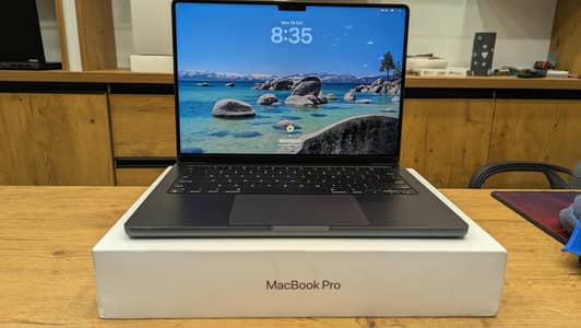 MacBook Pro M4 chip 2024 14" 16/1tb box charger