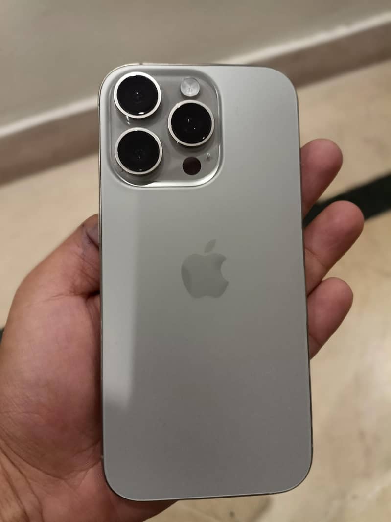 Apple iPhone 16 Pro 0