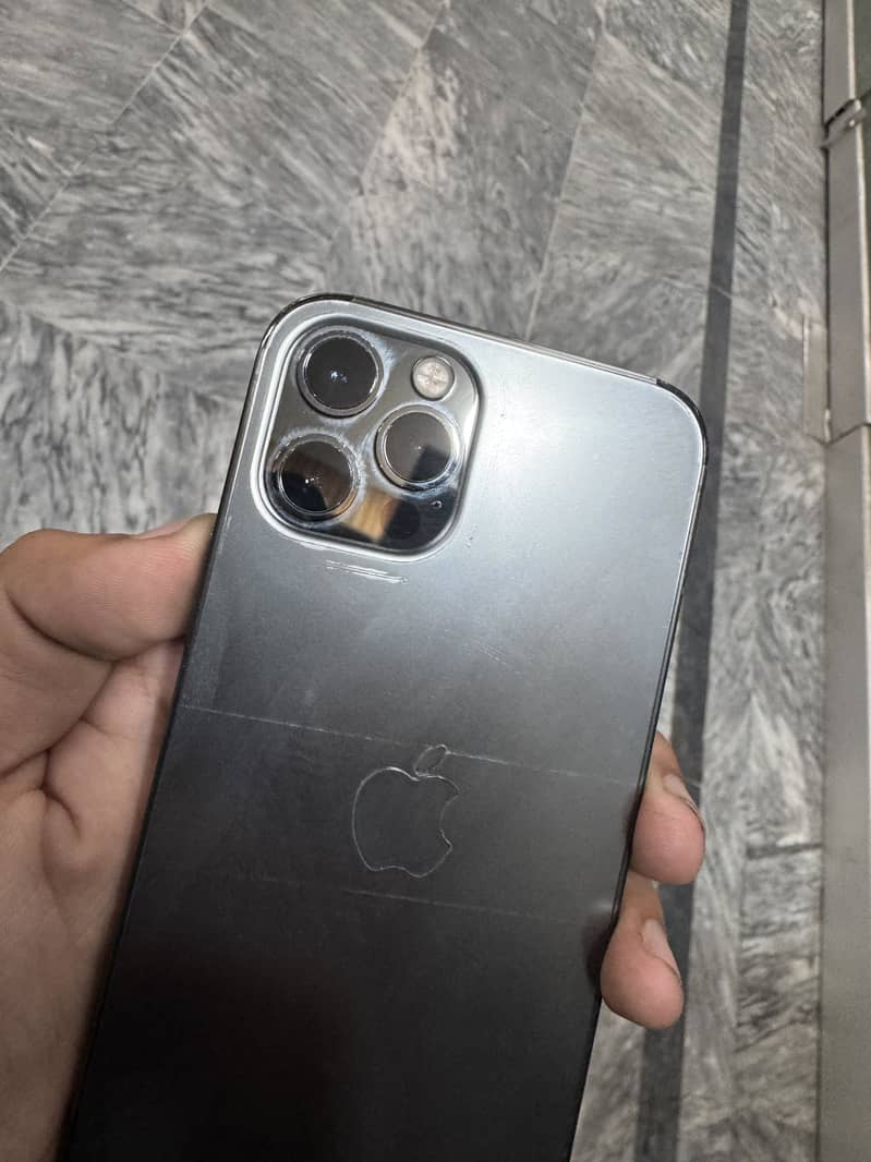 Apple iPhone 12 Pro 3