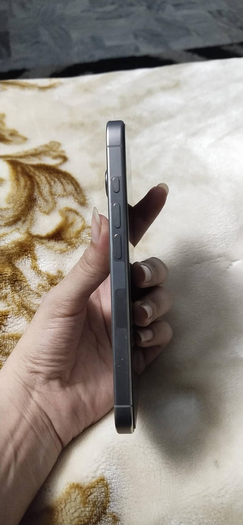 Apple iPhone 16 Pro 2