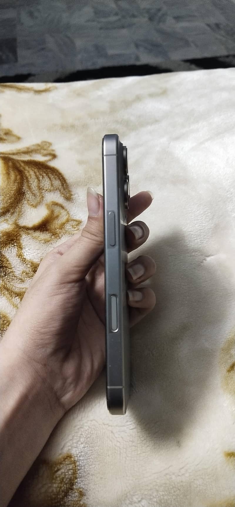 Apple iPhone 16 Pro 4