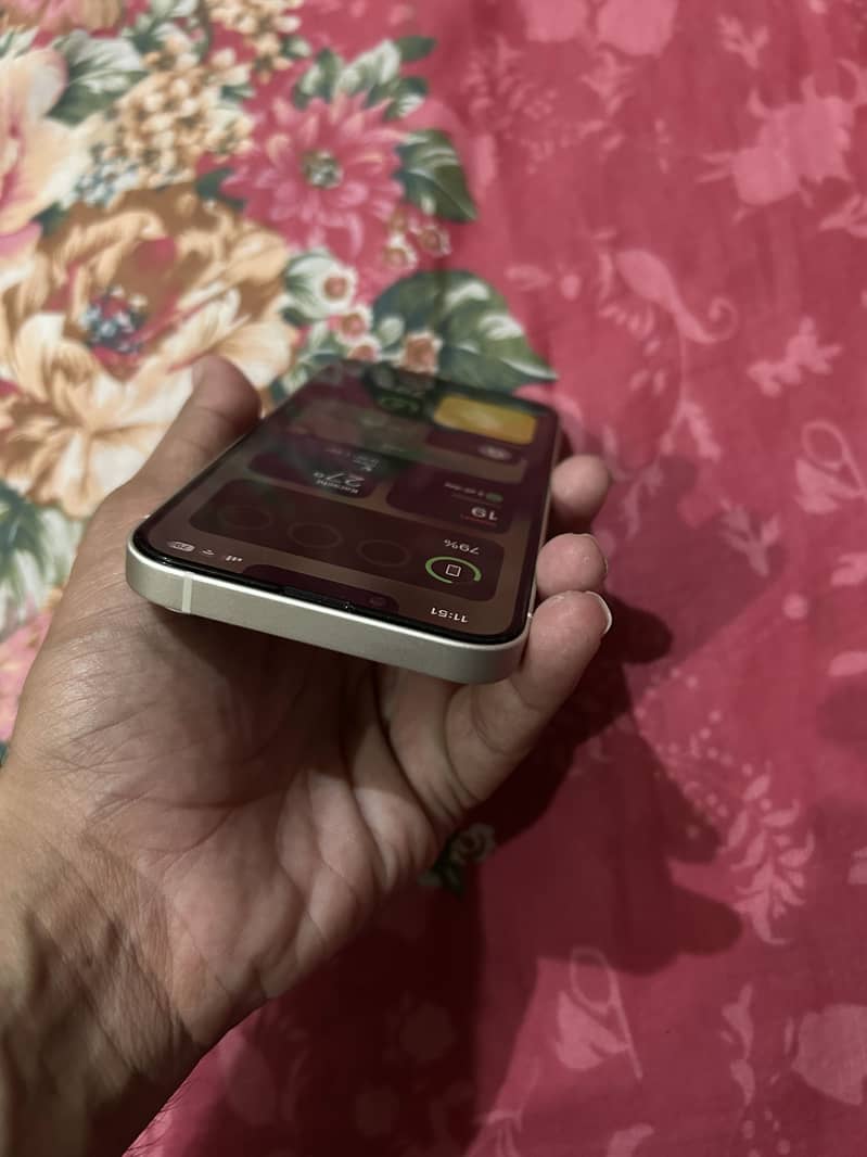 IPhone 14 2