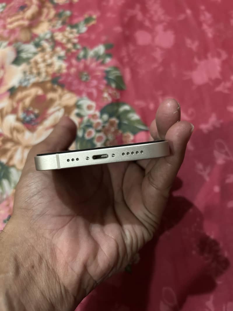 IPhone 14 3