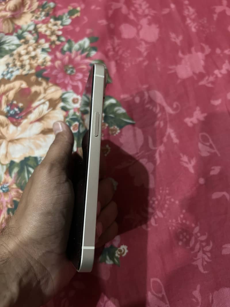 IPhone 14 4