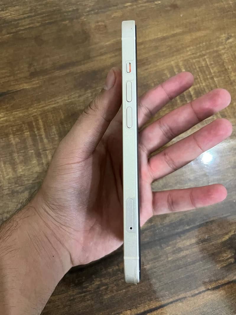 Apple iPhone 13 3