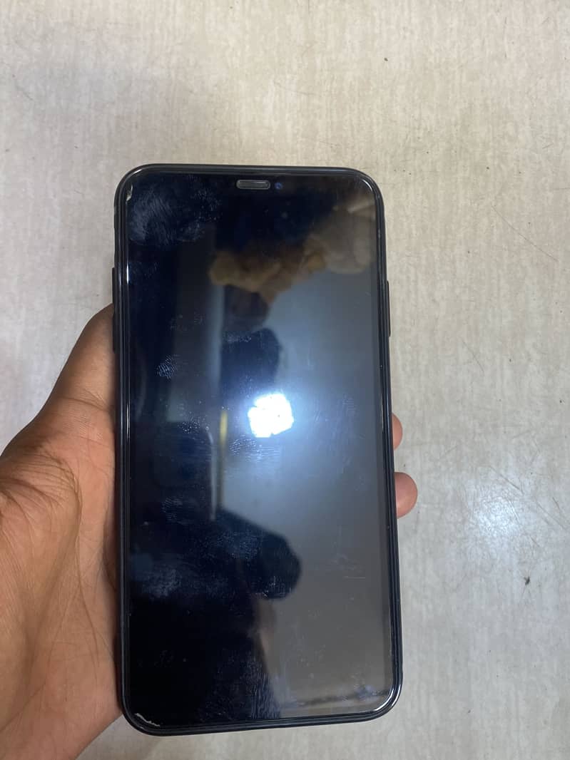 Apple iPhone XS Max 1
