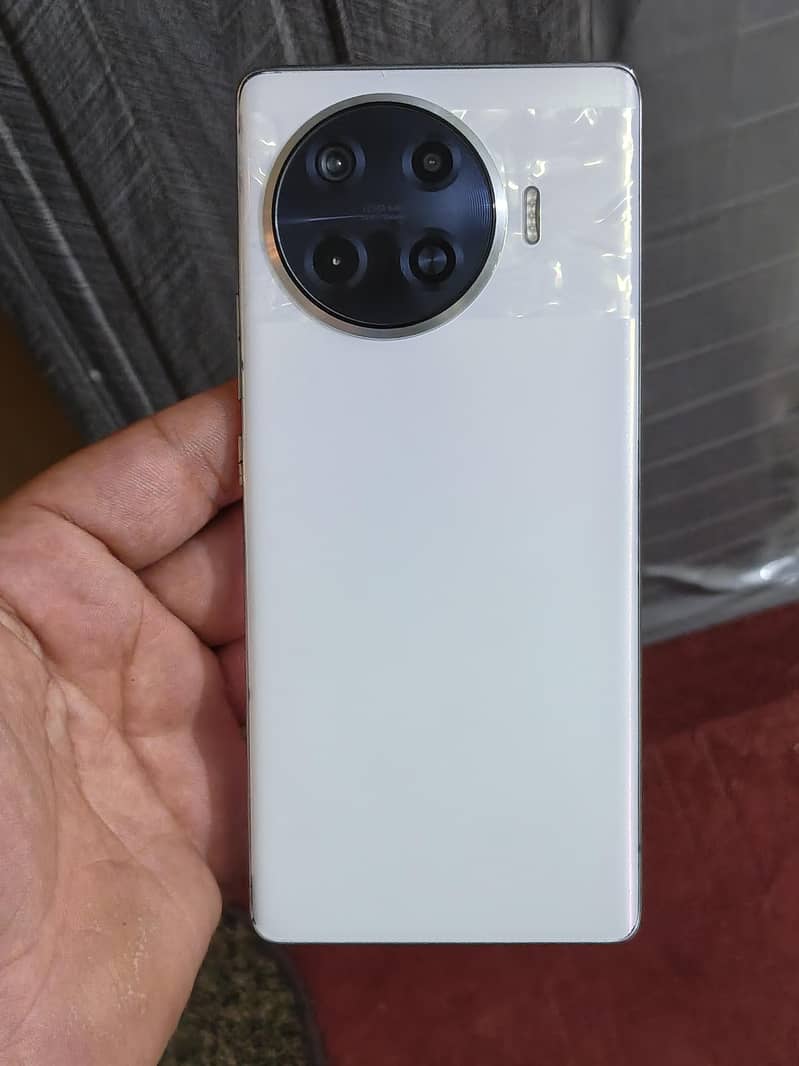 Tecno Spark 20 Pro Plus 4