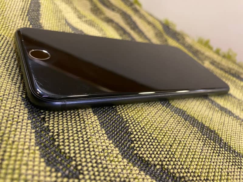 Apple iPhone 7 Plus 4