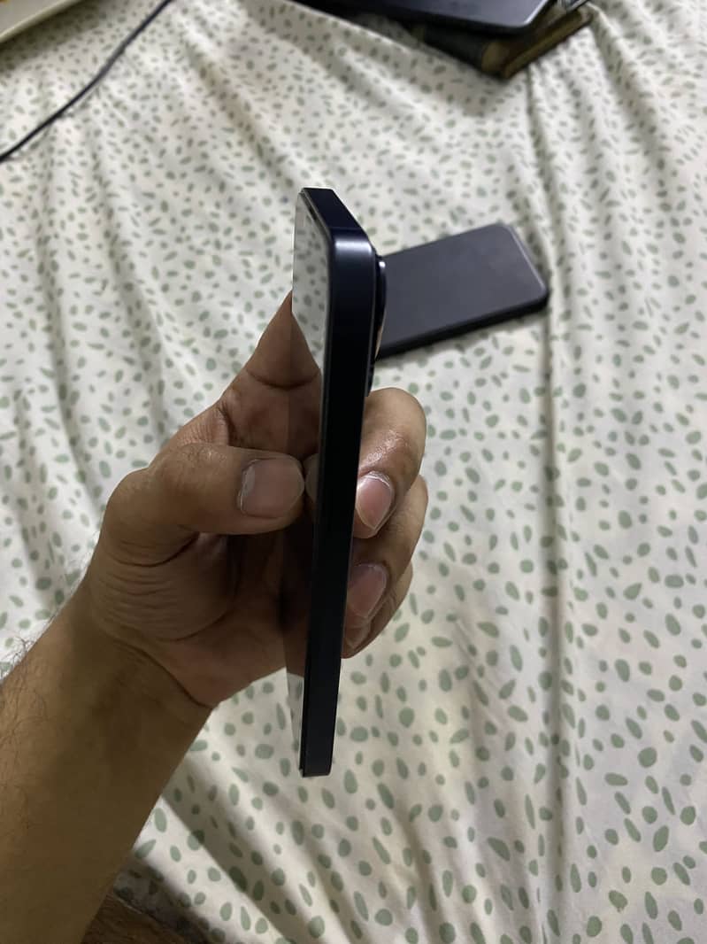 iPhone 14 7