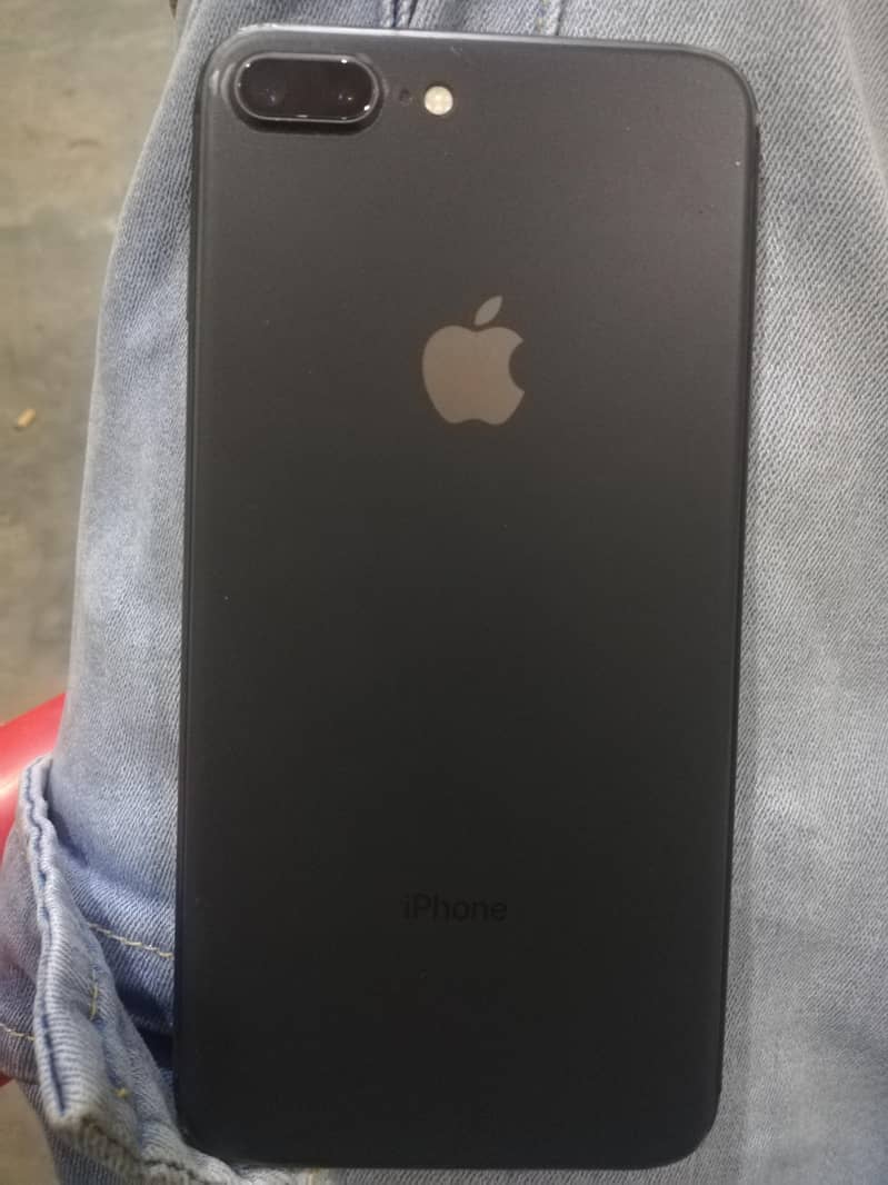 Apple iPhone 8 Plus 1