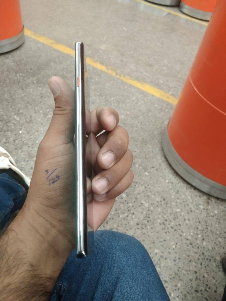 Tecno CAMON 40 4