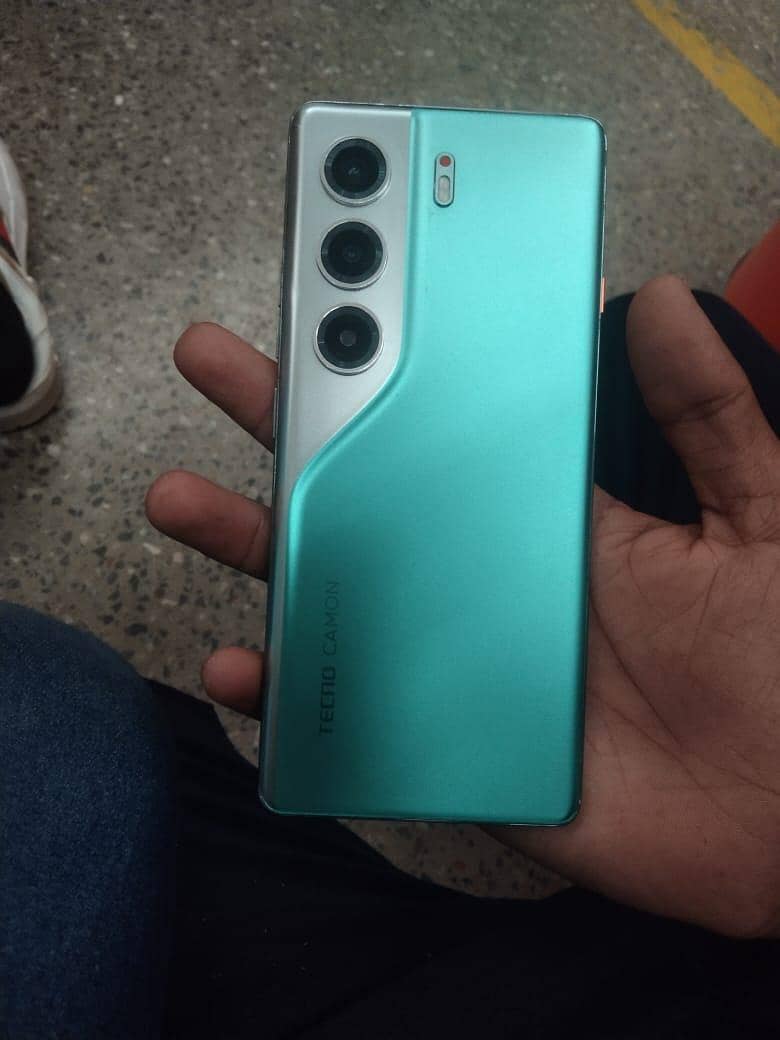 Tecno CAMON 40 5