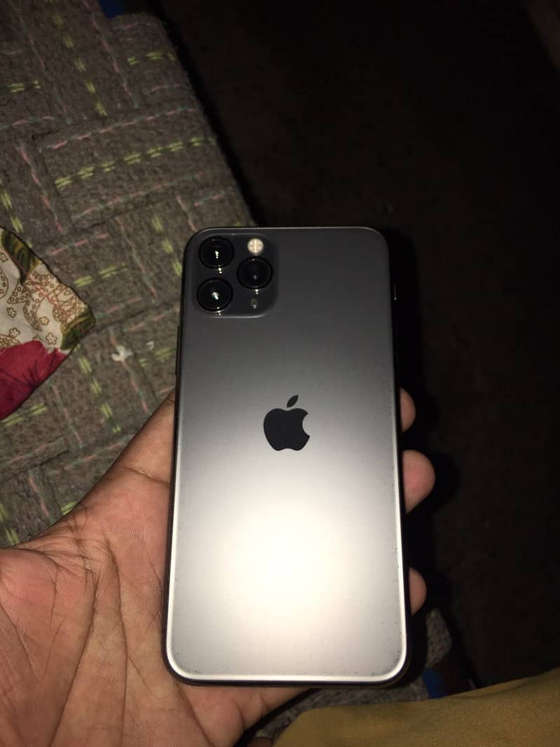 Apple iPhone 11 Pro 3