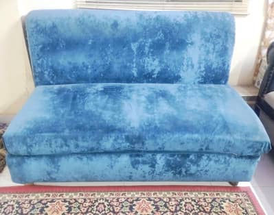 3 Seater Sofa in very good condition for sale urgently