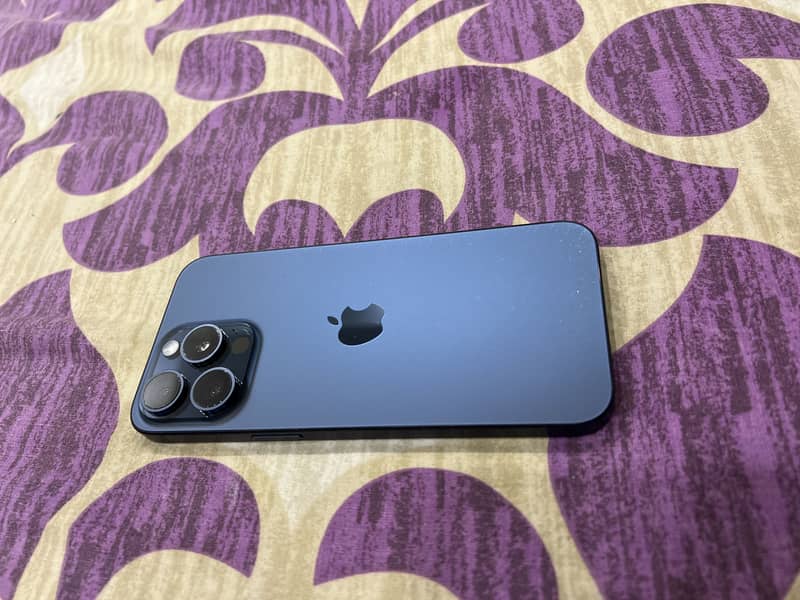 Apple iPhone 15 Pro Max 1
