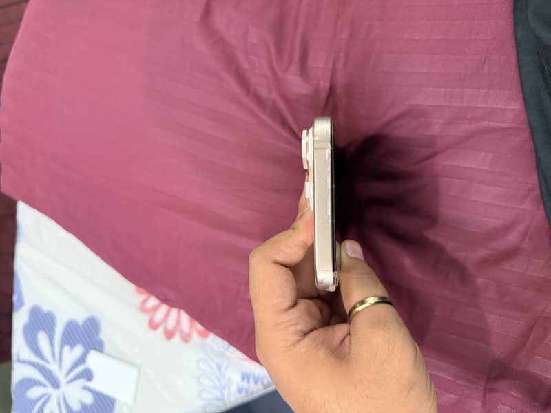 Apple iPhone 16 Pro Max 2