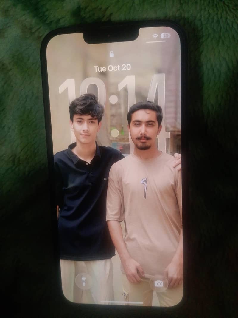 Apple iPhone 13 1