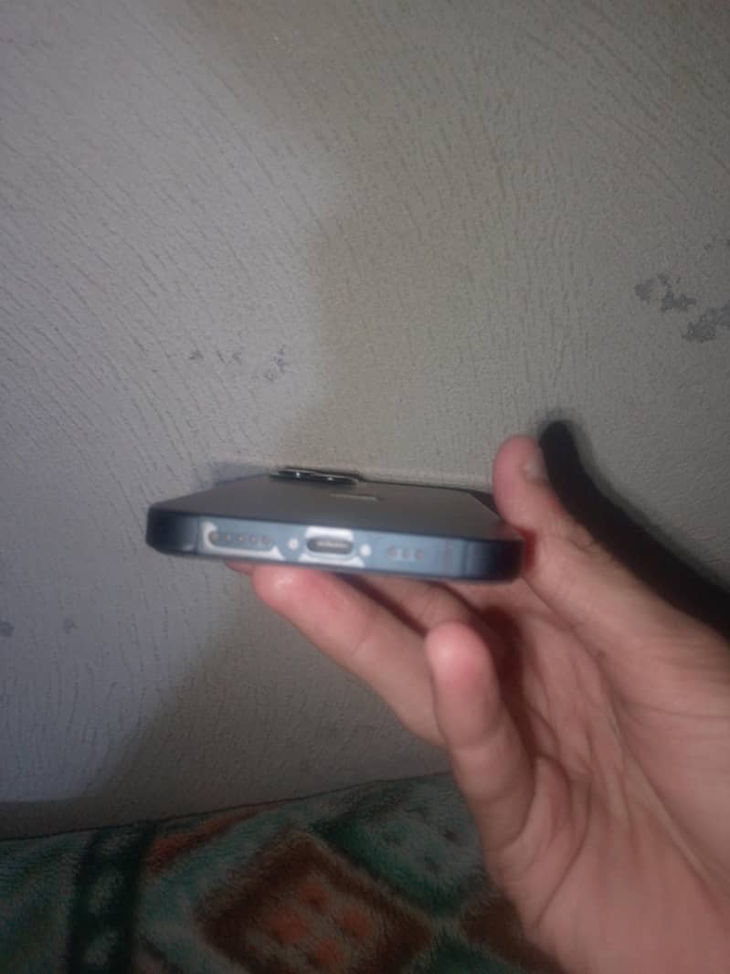 Apple iPhone 13 3