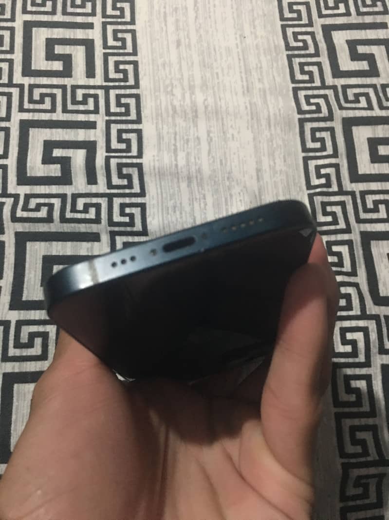 Apple iPhone 13 1