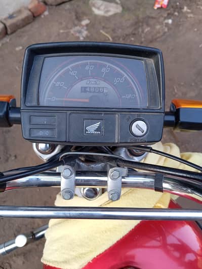 honda cd 70 2023/24 totally original lush condition urgent sale