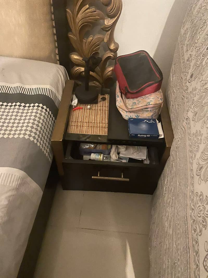 Bed/bed set/dressing table/side table 2