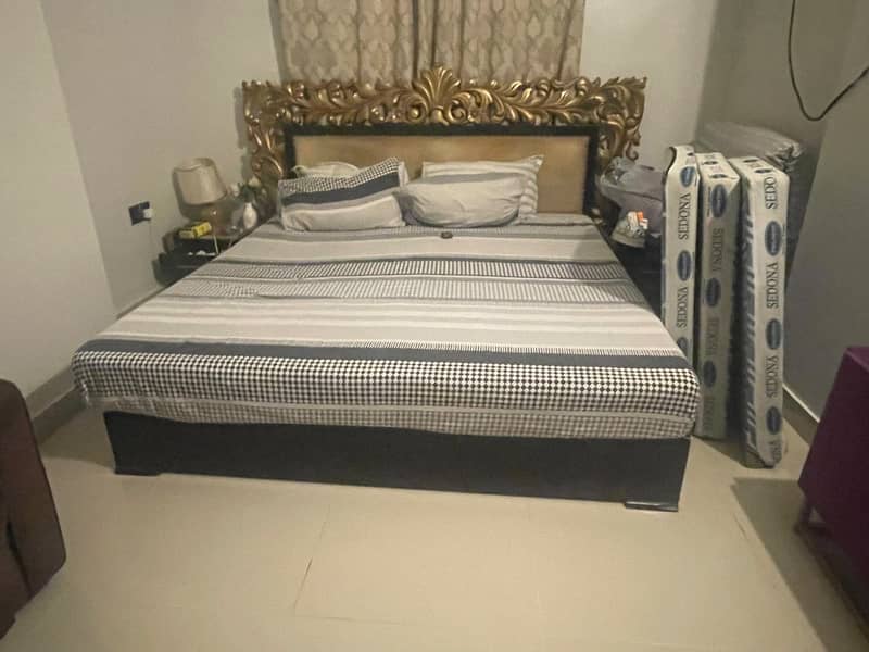 Bed/bed set/dressing table/side table 3