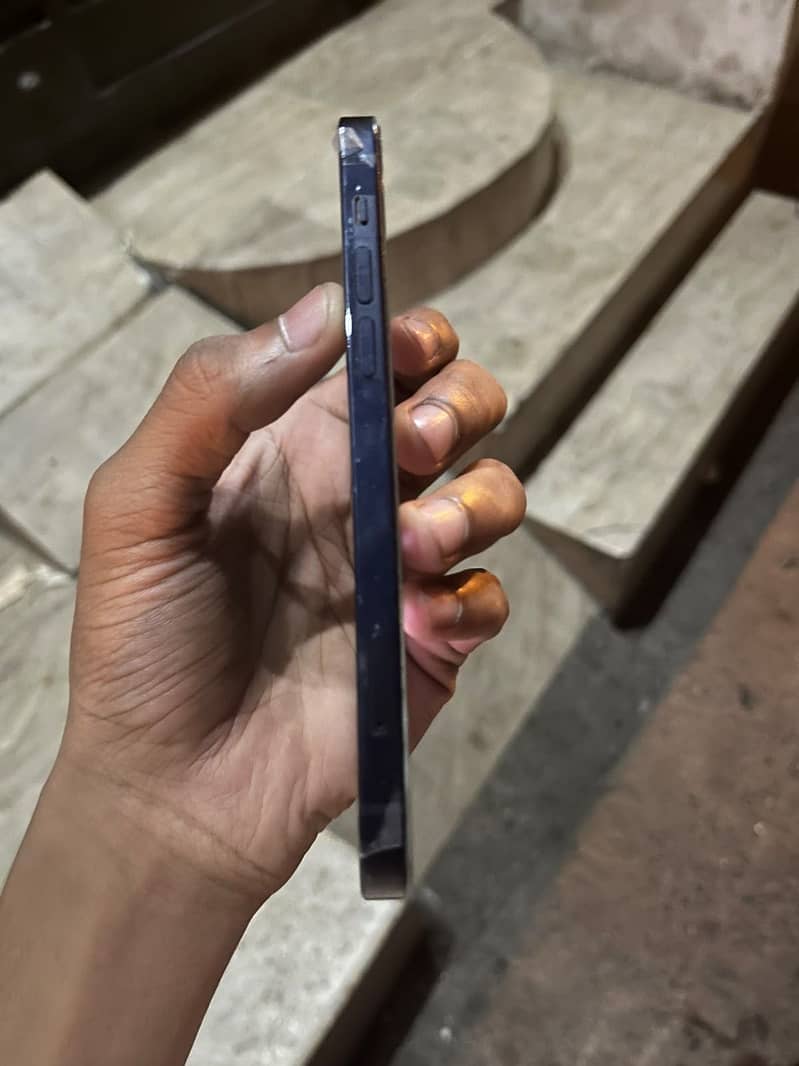 Apple iPhone 12 mini 3