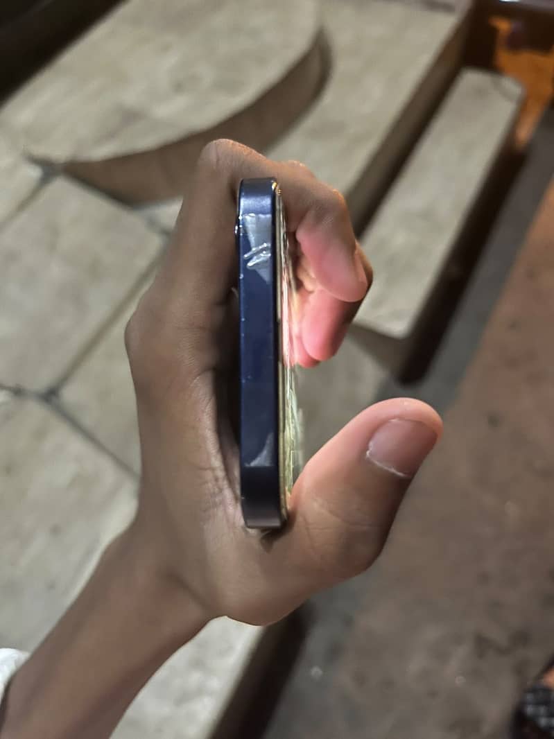 Apple iPhone 12 mini 4