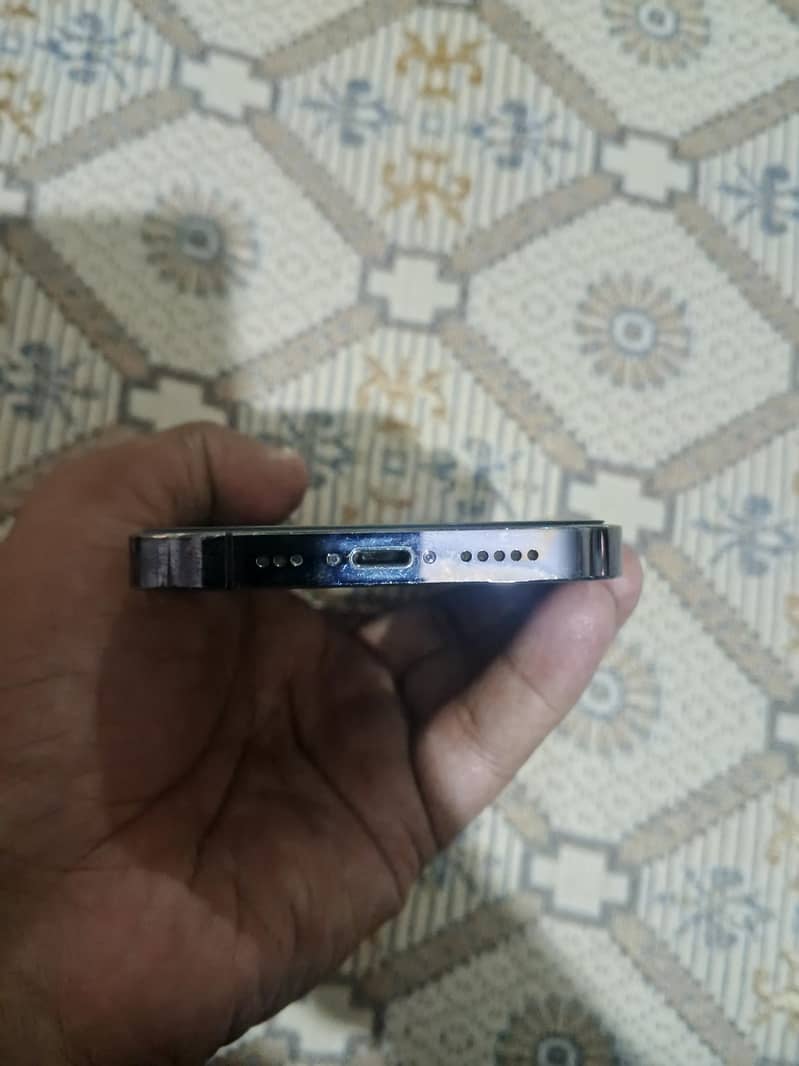 Apple iPhone 14 Pro 2