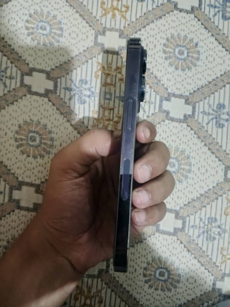 Apple iPhone 14 Pro 3