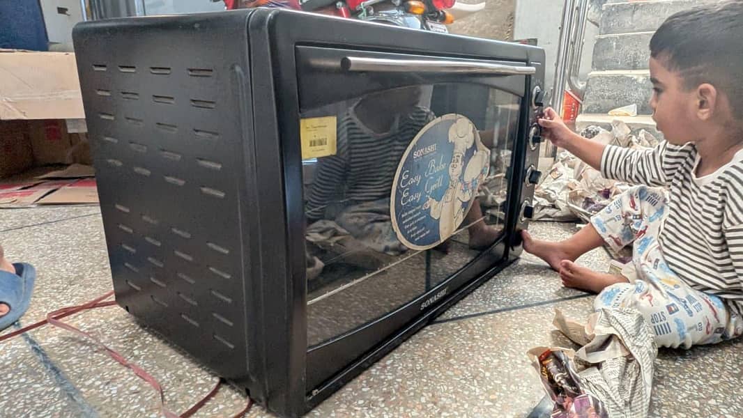 Microwave oven 2