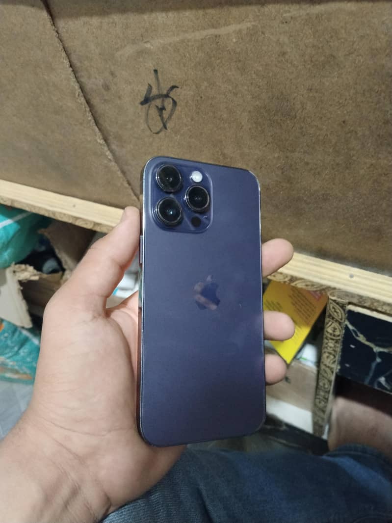 Apple iPhone 14 Pro Max 1