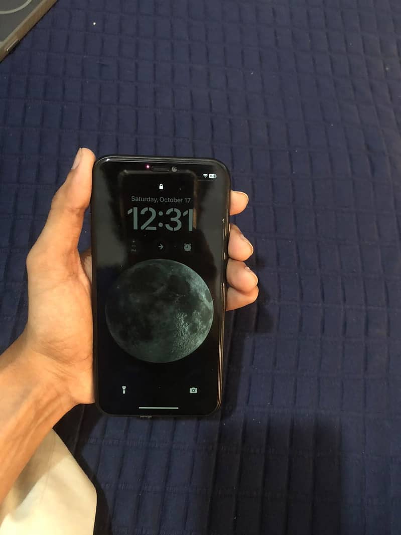 Apple iPhone 11 - Mobile Phones - 1120660320