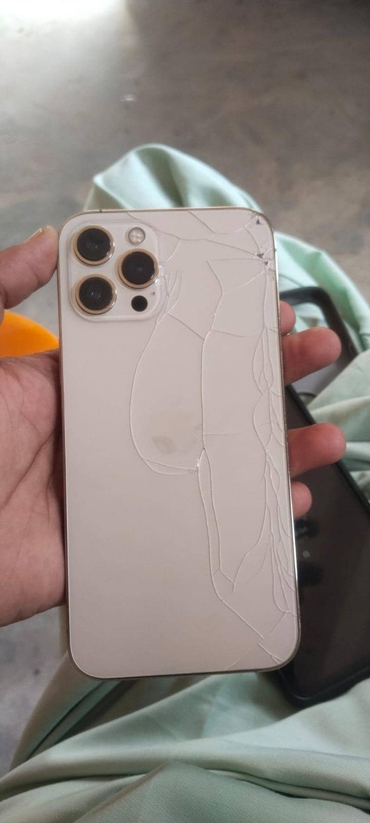 Iphone 12 pro Max 1