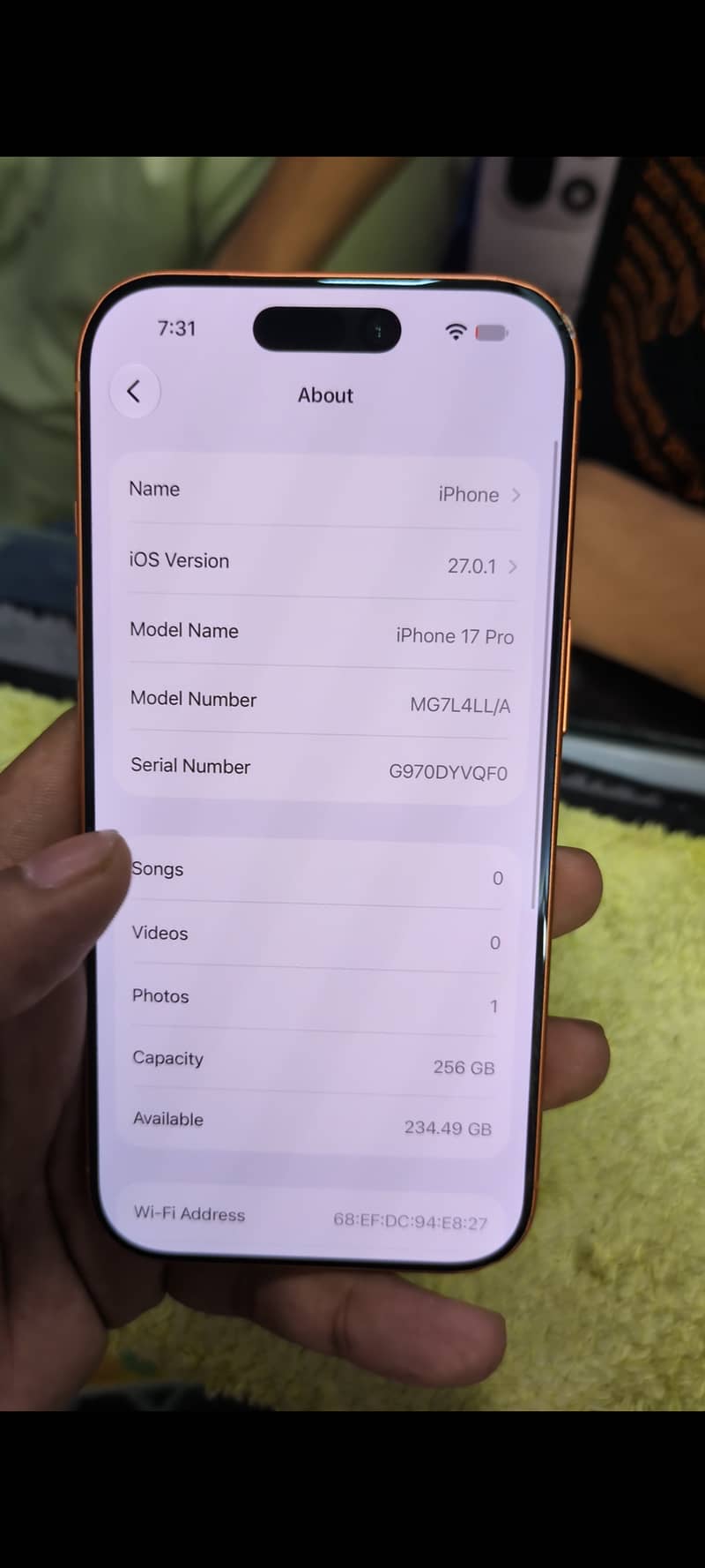 Iphone 17 pro 10/9 condition 3