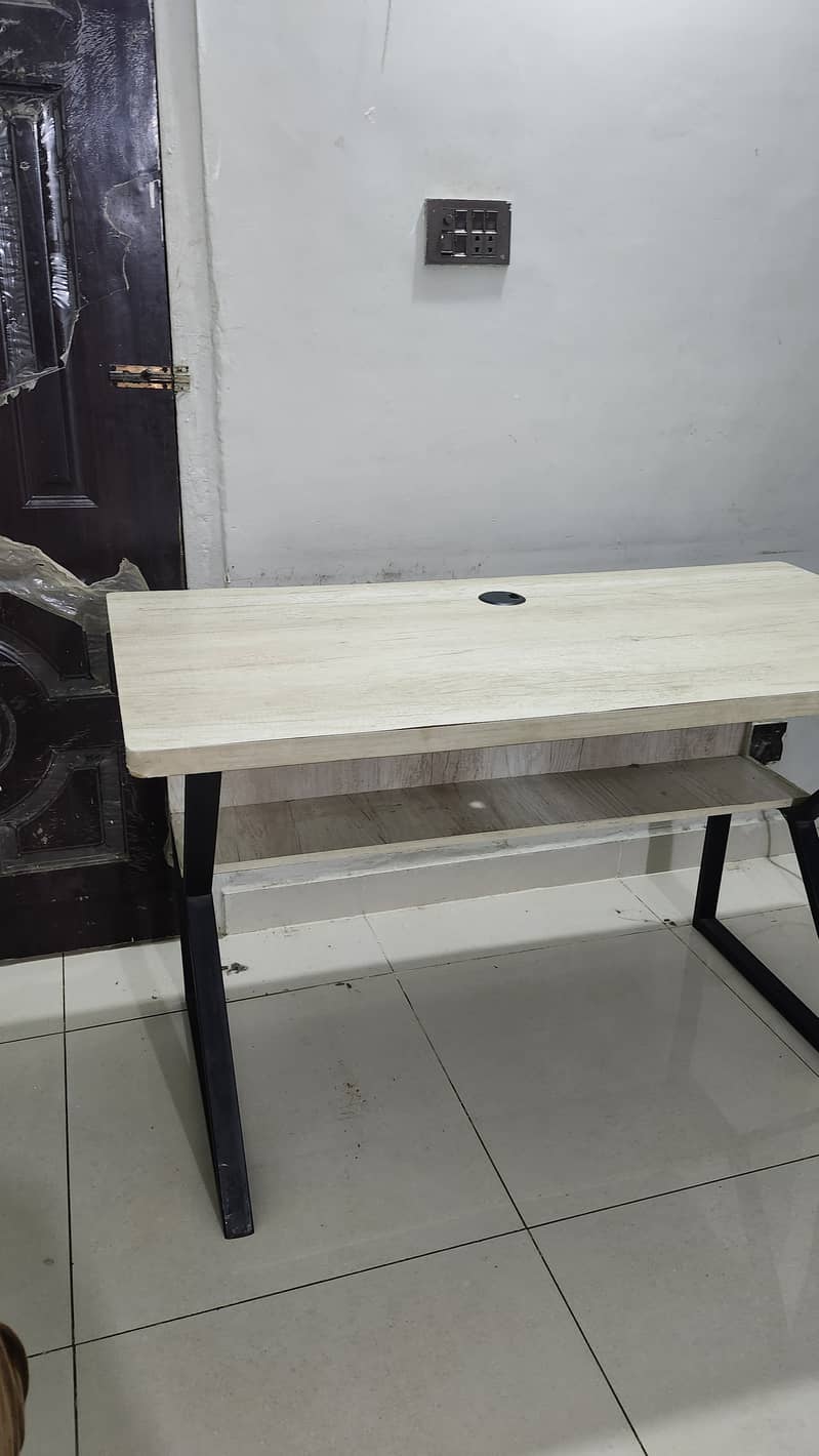 Laptop table 0