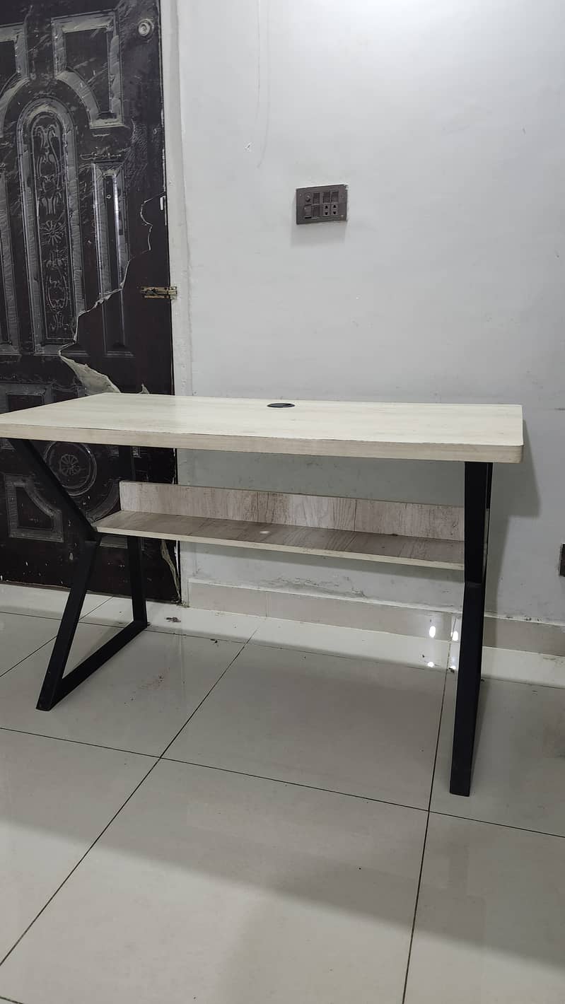 Laptop table 1