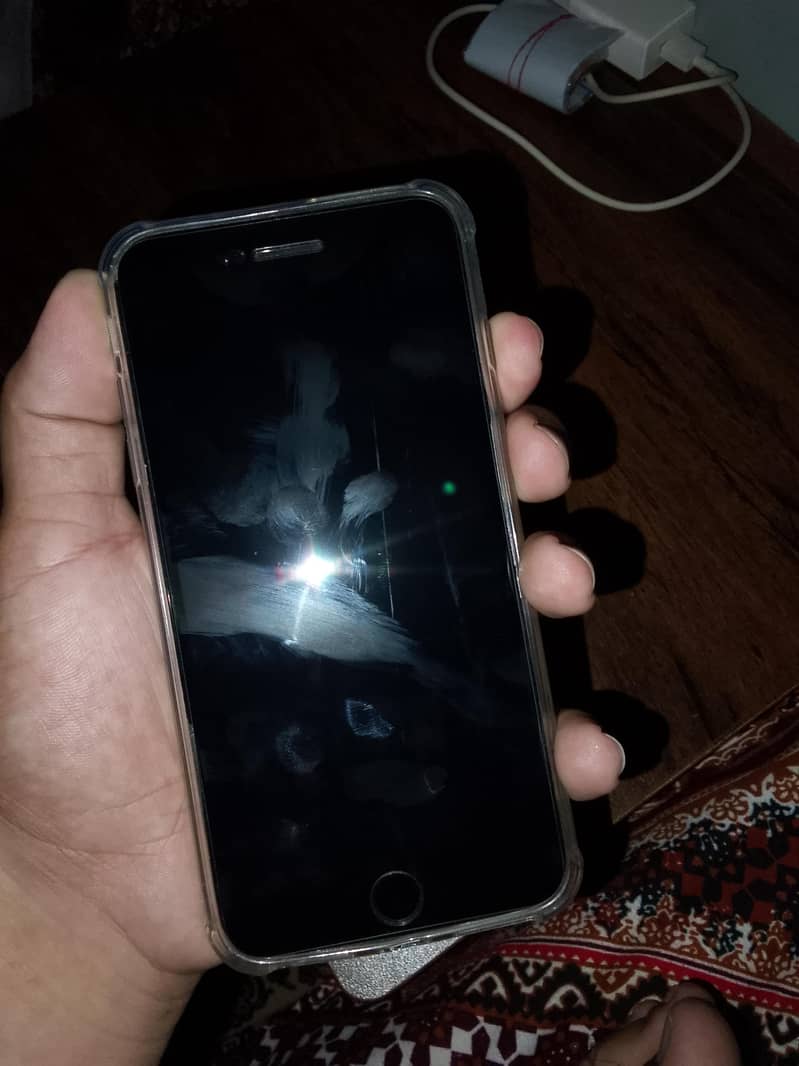 Apple iPhone 7plus 4
