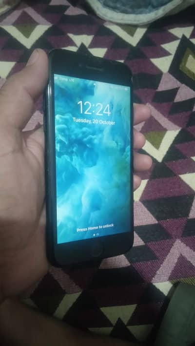 Apple iPhone 7