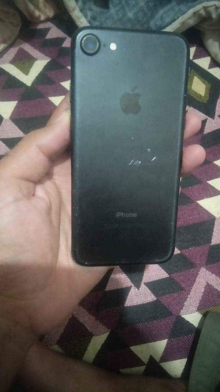Apple iPhone 7 1
