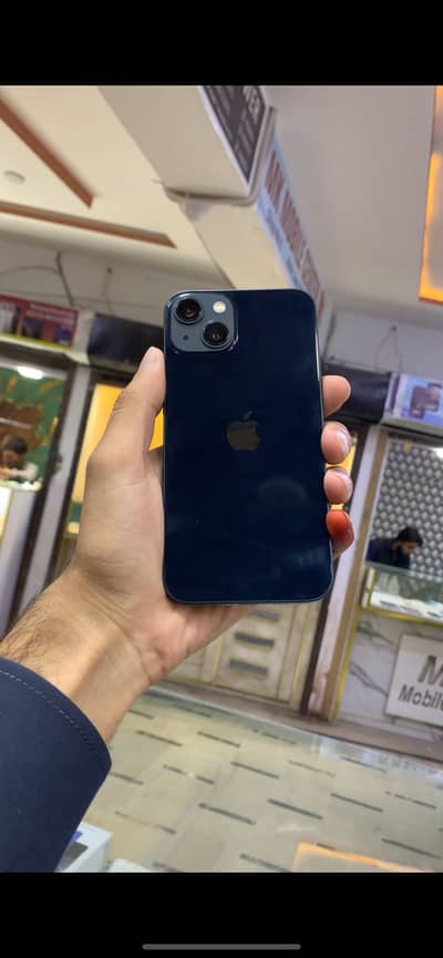 Apple iPhone 13