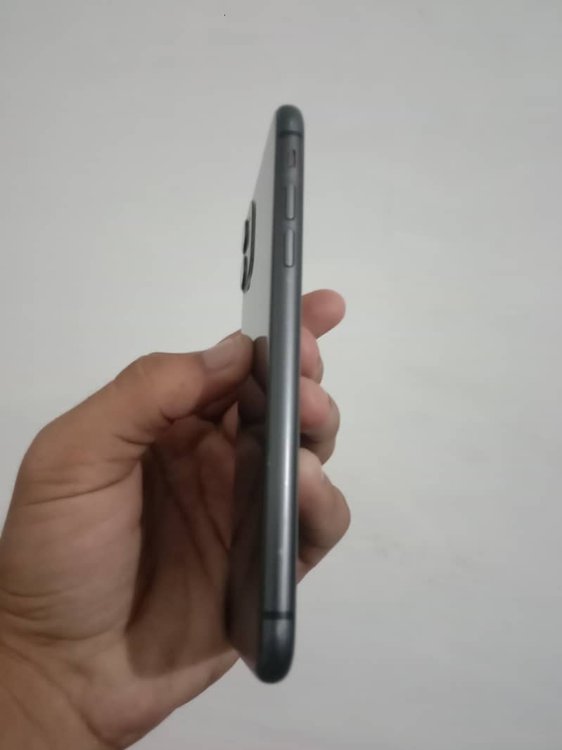 Apple iPhone 11 0