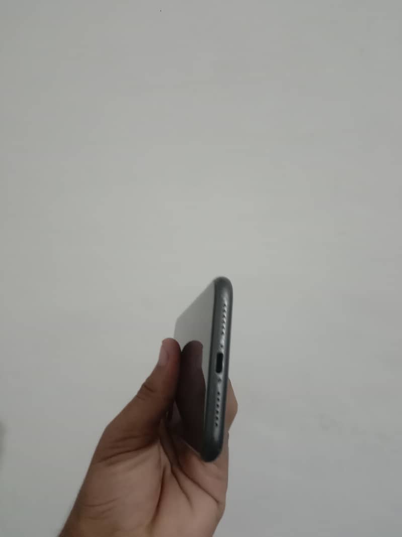 Apple iPhone 11 5