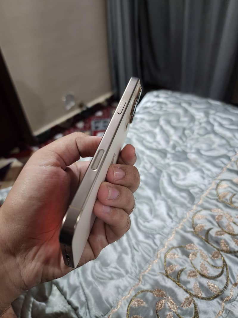 Apple iPhone 16 Pro Max 5
