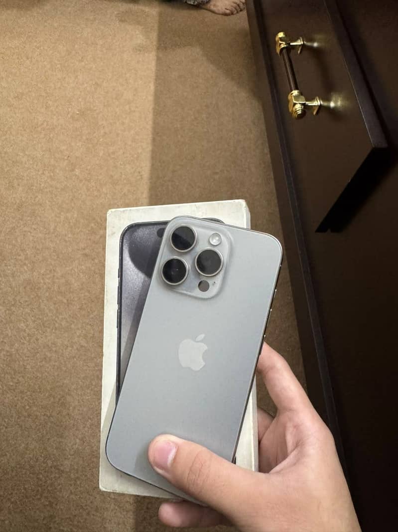 Apple iPhone 15 Pro 0