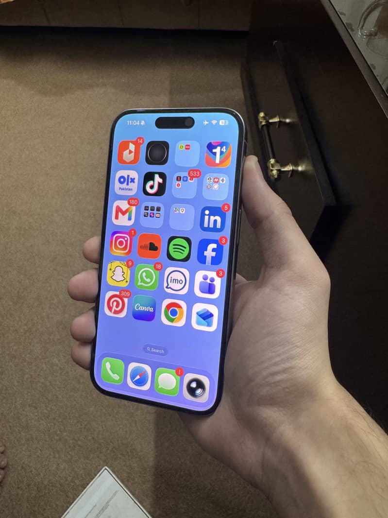 Apple iPhone 15 Pro 4