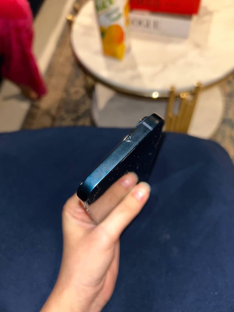 Apple iPhone 14 4