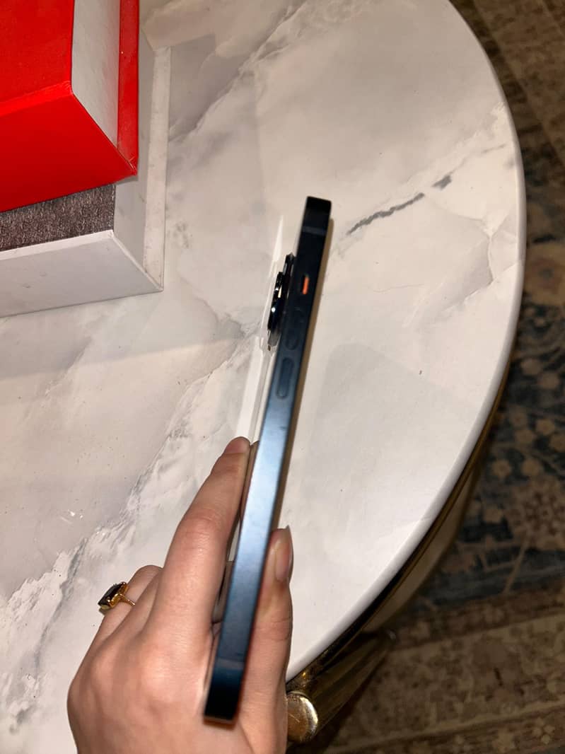 Apple iPhone 14 11