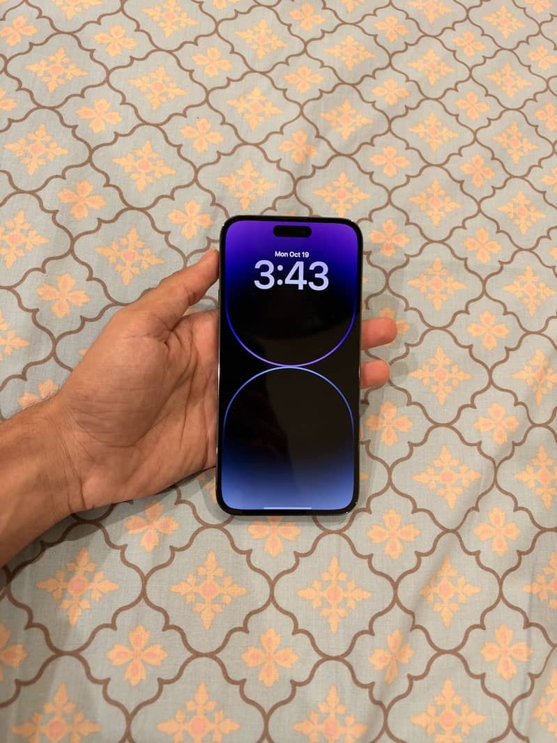Apple iPhone 14 Pro Max 1
