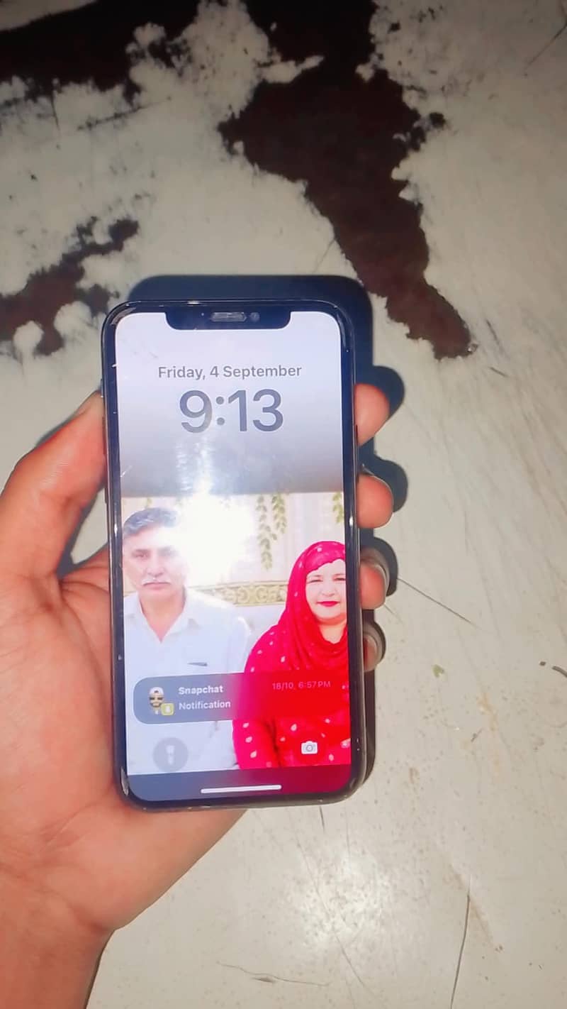 Apple iPhone 11 Pro 4